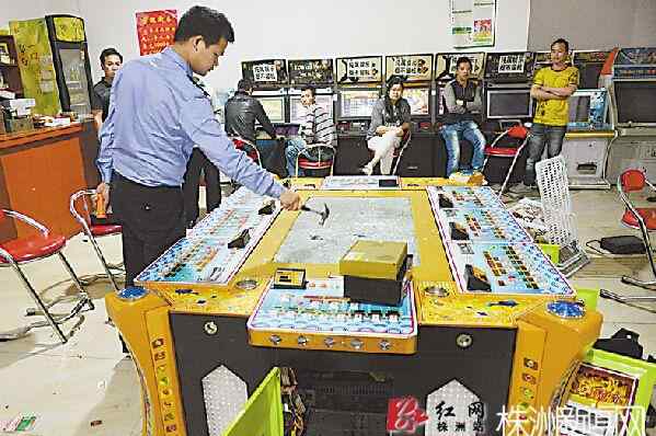赌博机 男子玩电游赌博机输6万元 狠心戒赌举报赌博点