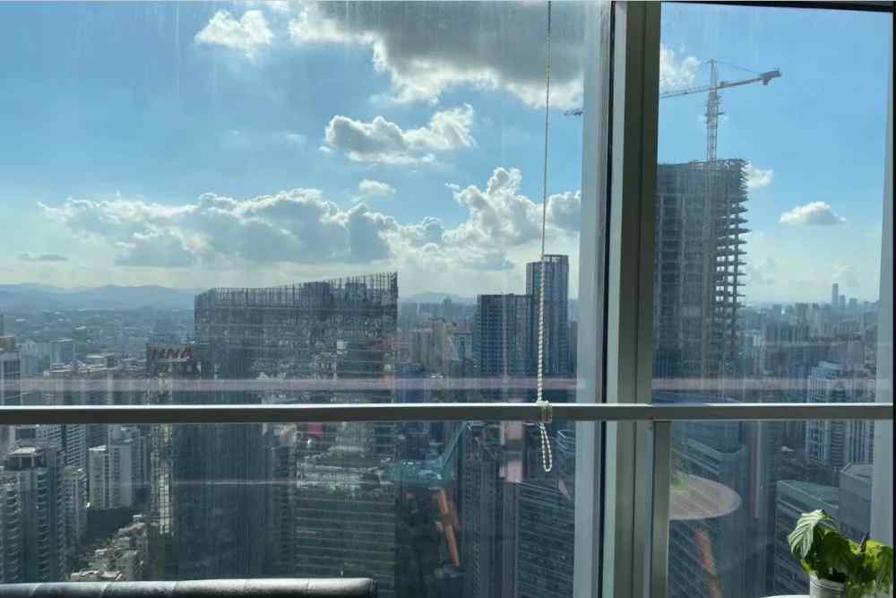 深圳房价2020年暴涨 深圳房价爆涨到了7.7万，以前街头熙熙攘攘的景象却消失了
