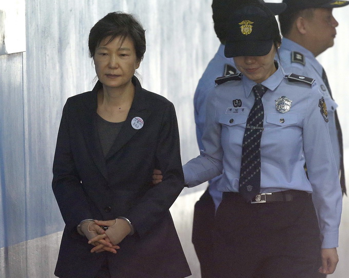 朴槿惠累计获刑22年 出狱时将87岁 青瓦台：引以为戒文章配图