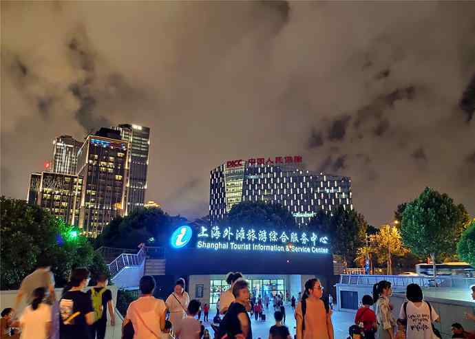 上海外滩夜景 流光溢彩的上海外滩夜景
