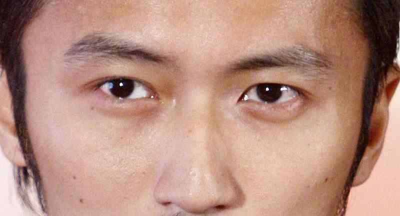 油泼面男星 娱乐圈实力派男星，谢霆锋做五彩斑斓油泼面，网友：又拿奖了