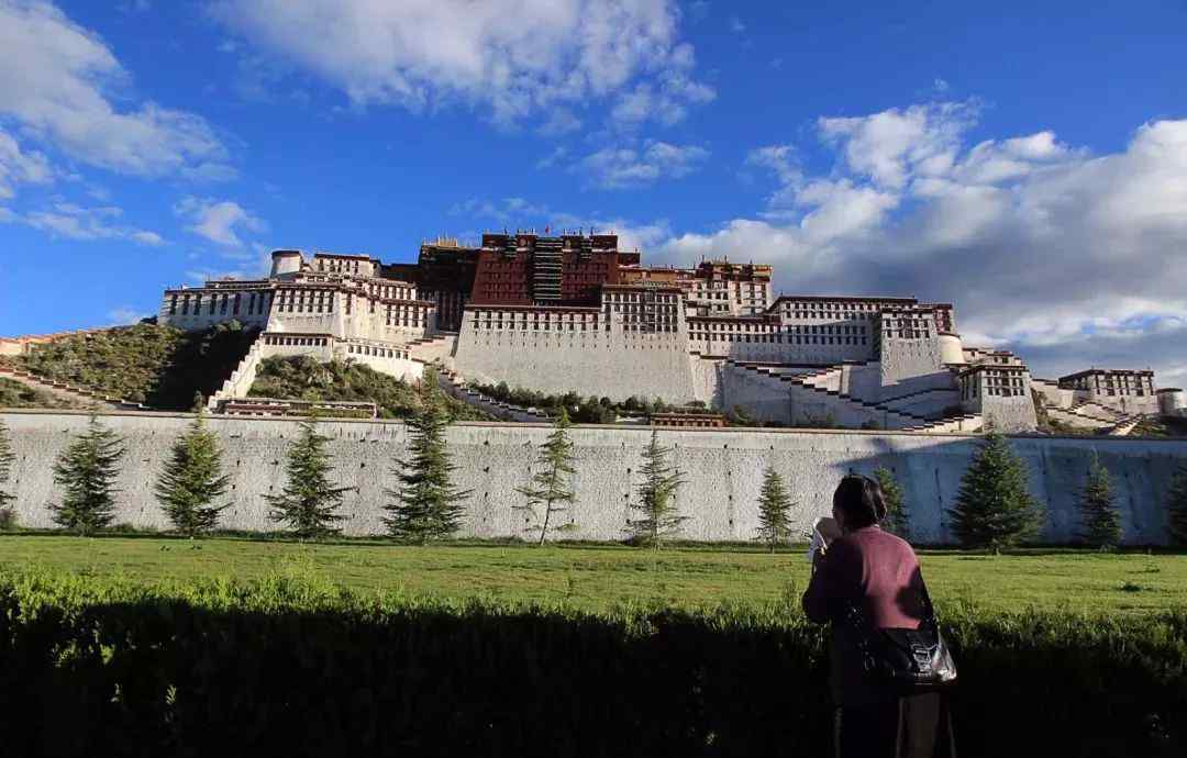 大昭寺门票 注意：布达拉宫、大昭寺门票实行预约制，参观须提前预约文章配图