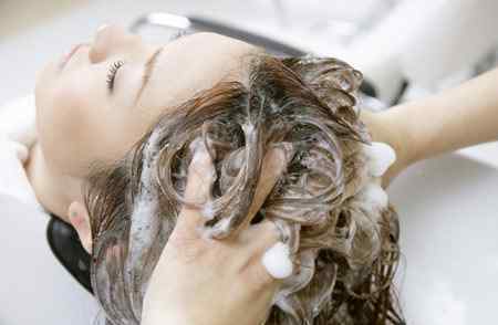 硅油洗发水的危害 无硅油洗发水真的更健康吗？硅油有什么危害？