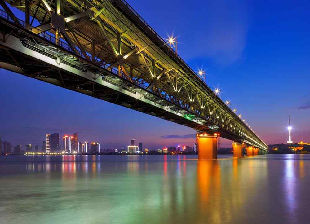 宜昌大桥 宜昌又将新增一座六车道的跨江大桥，投资33亿修建，全长15公里