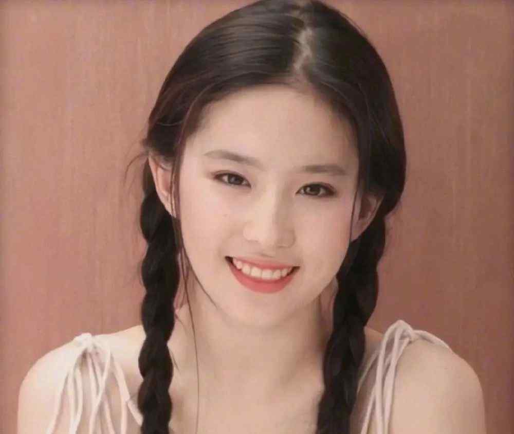 小鹿眼 盘点这些好看的眼型，桃花眼勾人心弦，小鹿眼楚楚动人太无辜