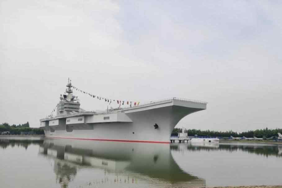 武汉航母 中国不止2艘航母，武汉停放的这艘用途更犀利，各国看后都想效仿