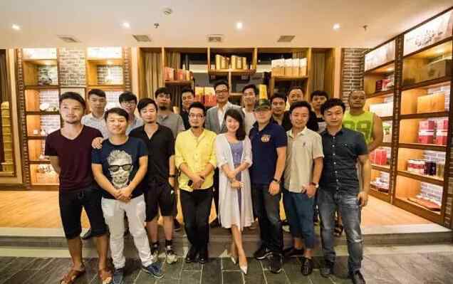 我爱hk喜上加喜 香港著名设计师黄志达、章子怡御用设计师孟也等来美迪文章配图