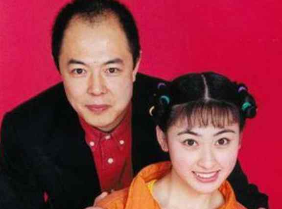 雅琦张铁林 11岁出道，曾与大25岁张铁林同居，后嫁大23岁李子雄，今婚姻幸福