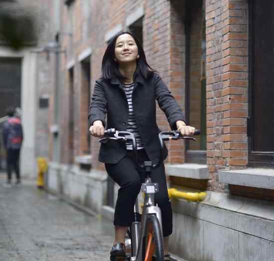 幸福单车 这个从杭州出来的姑娘 因一辆自行车登上朗读者舞台