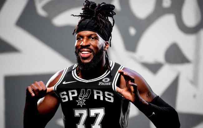卡罗尔nba 卡罗尔推特引热议，是再一次征战NBA还是告别球坛？