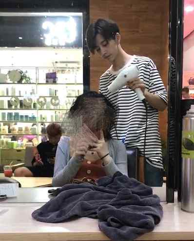 美发师求职 金华发型师小哥走红网络 还有人专门为他来应聘