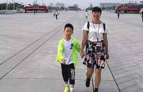 班主任带学生看病 衢州一女老师带学生看病撞见儿子 转身后落泪