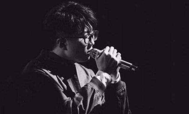 青歌赛王晰 青歌赛金钟奖双料冠军，谷峰爱徒，中国第一男低音王晰今如何？