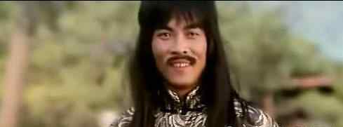 黄正利 黄正利：跆拳道黑带九段，一脚踢中挑战者太阳穴，令其当场暴毙