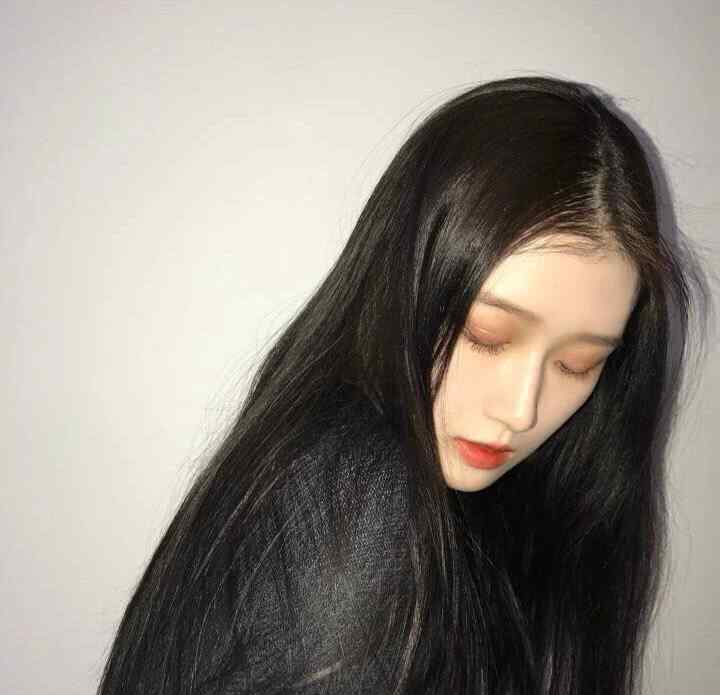 心型圈 网易云热评：这是我第一次恋爱，也是最后一次，后来她结婚了，新郎是……