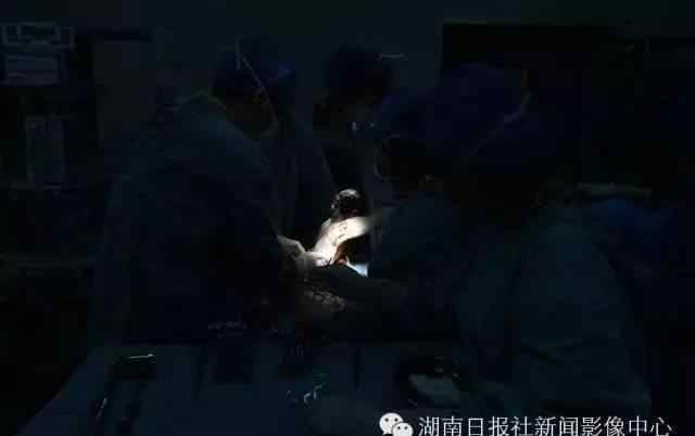 妇产科里的男医生 揭秘妇产科男医生：一天最多接待70多名孕妇