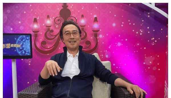 赵又廷爸爸 赵又廷父亲曝孙女近况：会叫爷爷奶奶 抓周抓到麦克风