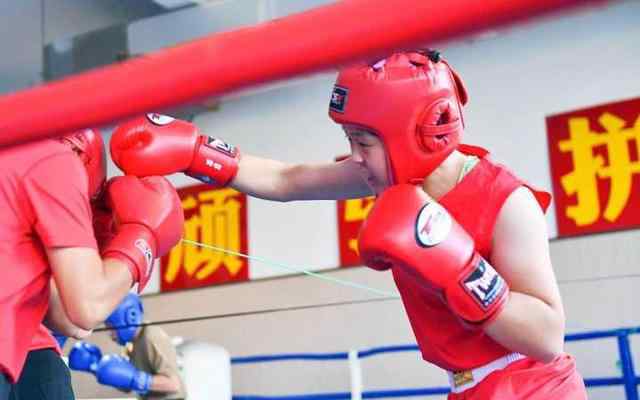 李静雯 杭州14岁少女成“拳王” 她付出的汗水远超想象