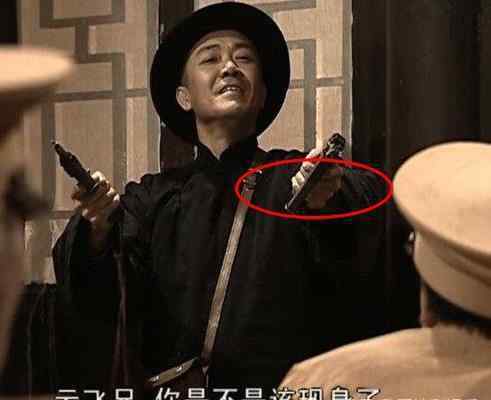 晋造驳壳枪 雪豹：周卫国偷袭日军军火库之前，为何不要晋造驳壳枪？有命要，没命用！