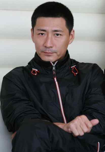 辛月 于震：家暴致前妻流产，二婚娶小13岁辛月，如今是3个孩子的爹