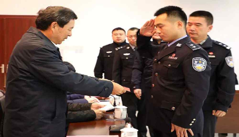 袁观清 长沙市社会禁毒协会袁观清会长慰问禁毒先进工作者代表