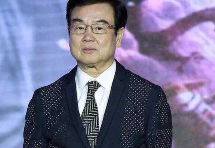 甄子丹片酬 黄百鸣当初直言甄子丹，拍戏片酬就要一亿，他还有票房分红