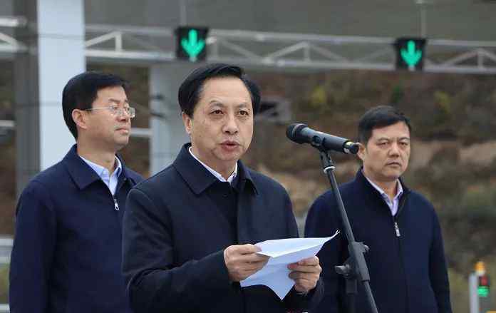 高速宝 太凤高速宝坪高速岩湾段建成通车