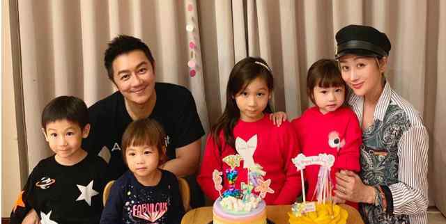 蒋丽莎 陈浩民一家近照，35岁蒋丽莎貌美如花，四个娃都是高颜值