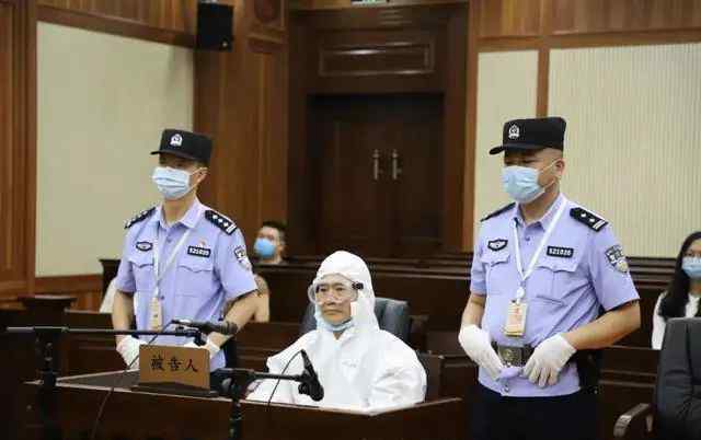 刘自力 从轻处罚获刑11年半，茅台原总经理刘自力大搞权色交易，收受财物数额特别巨大！
