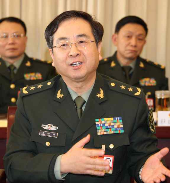 房峰辉简历 原参谋长房峰辉落马 61岁接任总参谋长的他曾刷新多项纪录