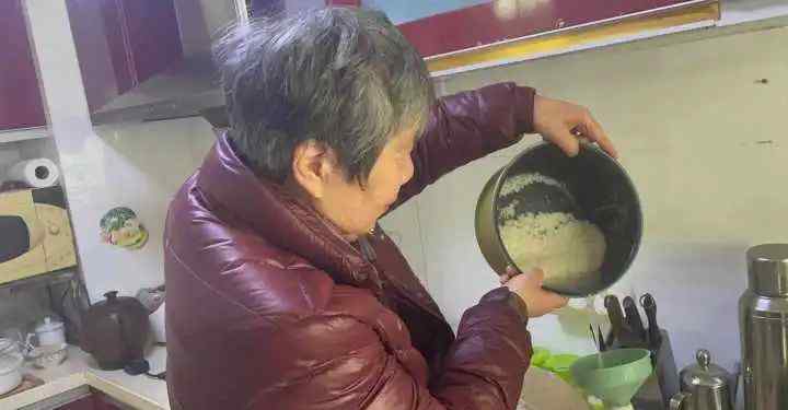 每天洗澡洗衣还做饭 一年水费才190元？杭州夫妻这张账单火了