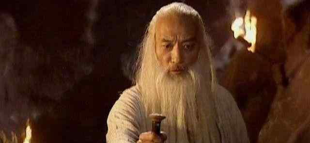 风清扬怎么会独孤九剑 笑傲江湖：独孤九剑那么厉害，风清扬到底是跟谁学的这个剑法？