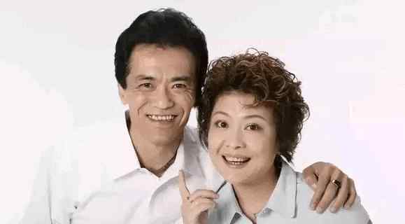 经营婚姻演员 曾是护士却意外成为演员，丈夫去世14年，与女儿相依为命至今未嫁