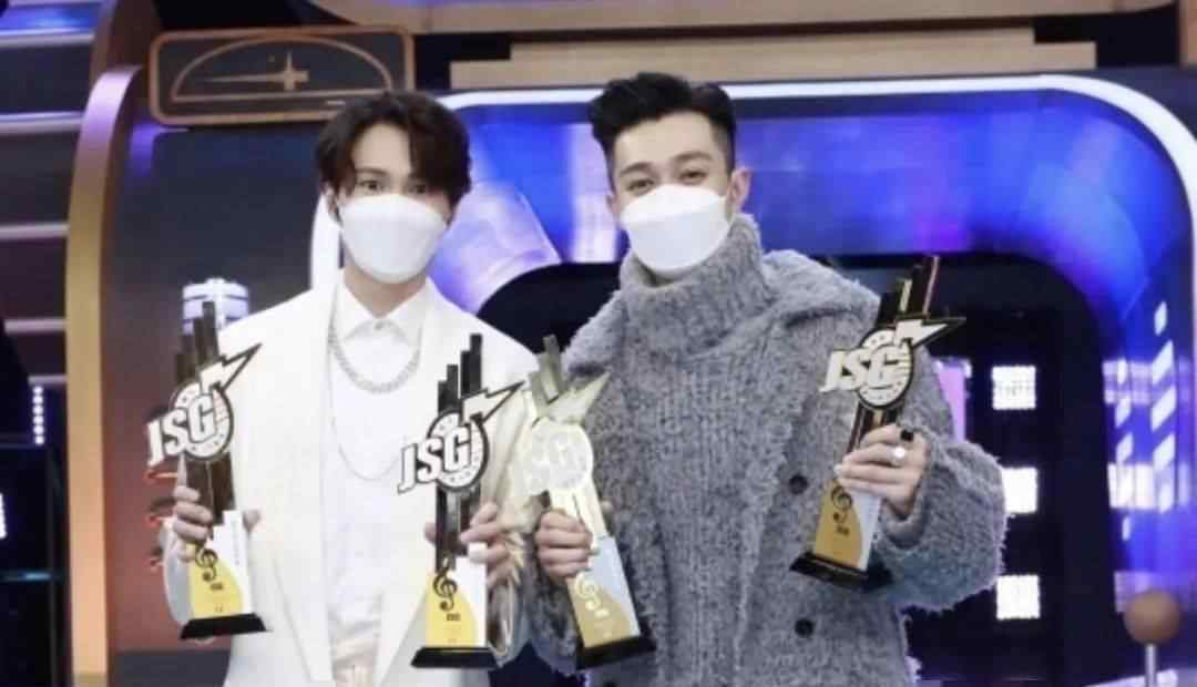 90后男歌手 胡鸿钧与周柏豪平分奖项　Hubert成首位90后最受欢迎男歌星得主