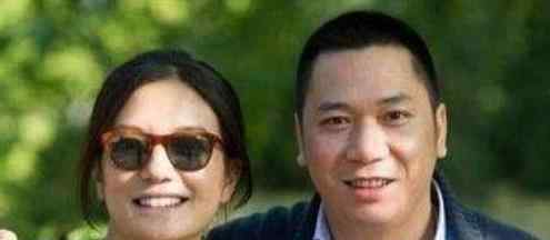 赵薇黄有龙婚纱照 黄有龙与前妻有牵扯？赵薇工作室出面回应，感情现状让人羡慕！