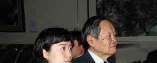 杨振宁妻子翁帆 98岁杨振宁同意翁帆改嫁，44岁小妻子感动不已，遗产终究成了问题
