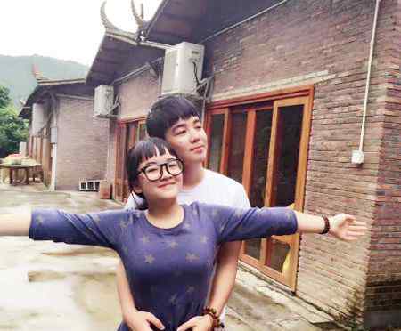 易虎臣女友 易虎臣妹妹易蓉资料/微博 易蓉和易虎臣的照片