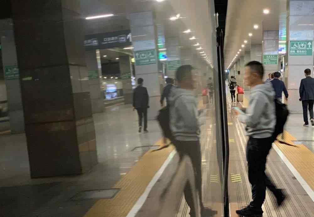 上海百万家庭没孩子 95后沪漂故事后续：年轻人，我沪漂23年年薪千万，40岁才敢结婚，你们太浮躁了