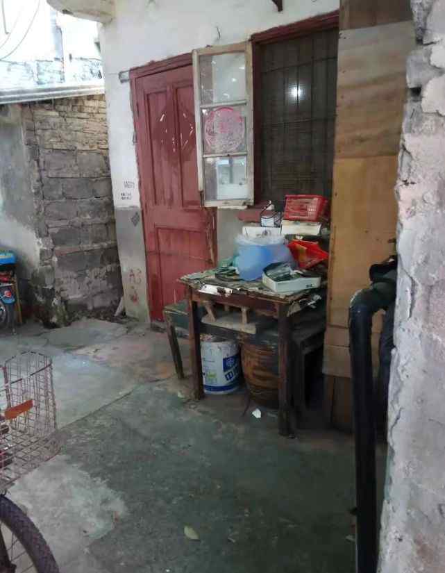 上海老城厢17㎡旧房住进7口人 盼了30年 他们终于见到新居