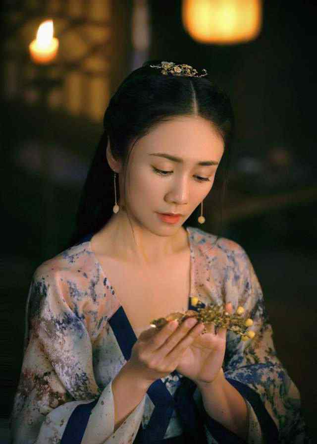 刘芸和郑钧 郑钧最终还是娶了刘芸，他的两个孩子，同父不同母，长相天差地别