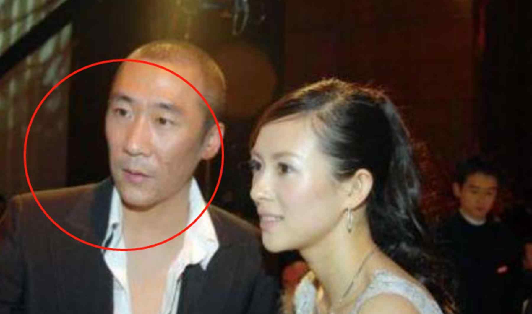 章子怡哥哥 章子怡亲哥：靠妹妹平步青云，娶小十岁娇妻，因汪峰兄妹产生分歧