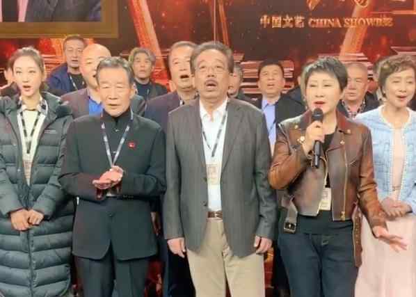 李雪健多大年龄 《渴望》剧组30年后重聚，67岁李雪健抗癌多年，身体令人担忧