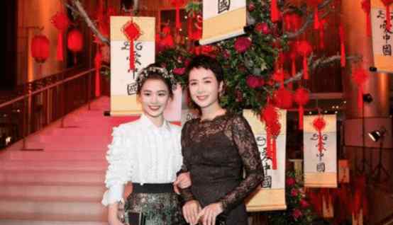 蒋雯丽的女儿 蒋雯丽捧红了外甥女，却很少提自己儿子，看到照片后难怪不愿公开