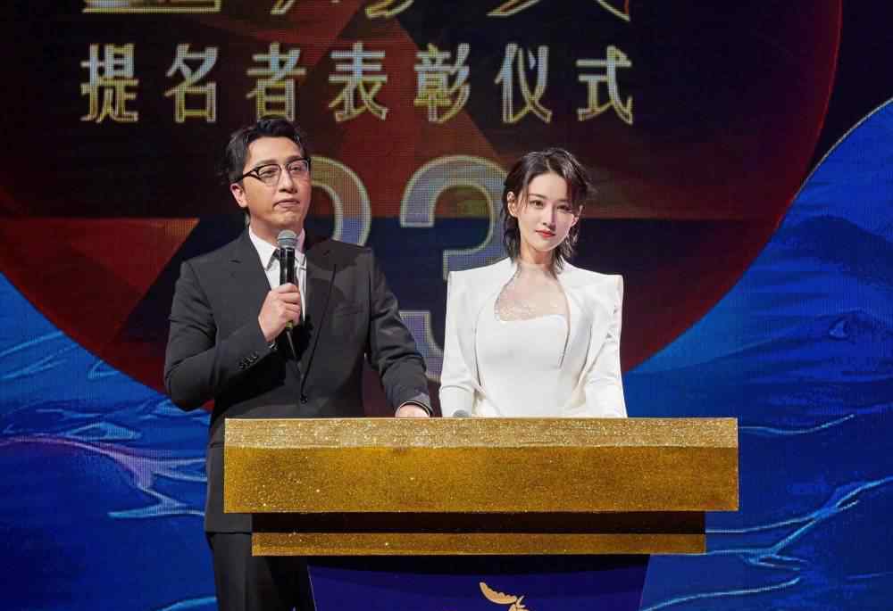 奋囧 33岁张馨予，性感优雅身材好到爆，简直翻版的莫妮卡贝鲁奇！