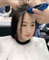 我家也有消防犬 搞笑GIF：穷人的孩子早当家，这句话说的一点都不假！