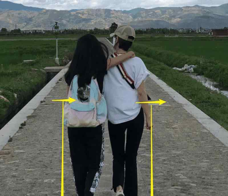 马伊琍身高 马伊琍晒大女儿全身照，12岁腿长就不输成年人，难她说马伊琍矮