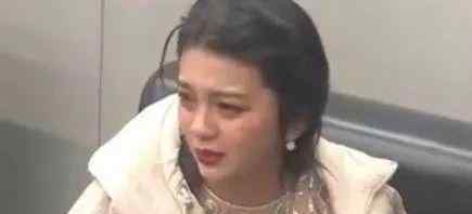 谈莉娜 谈莉娜被记者问哭，坦诚因为黑而自卑，肖战还说她是印度黑女