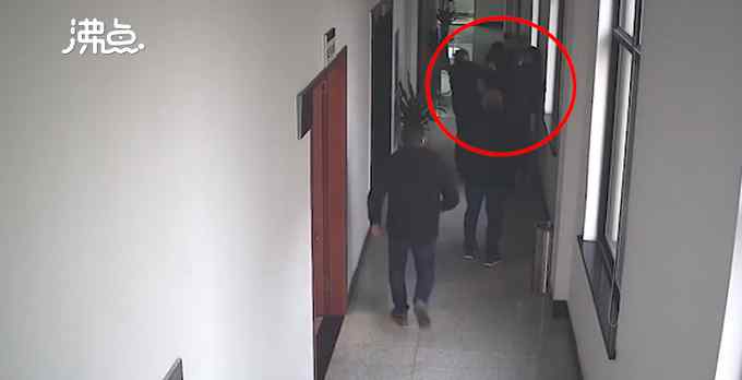 三兄妹为争500万遗产在法院打架 被罚上万元 网友感叹：可悲！