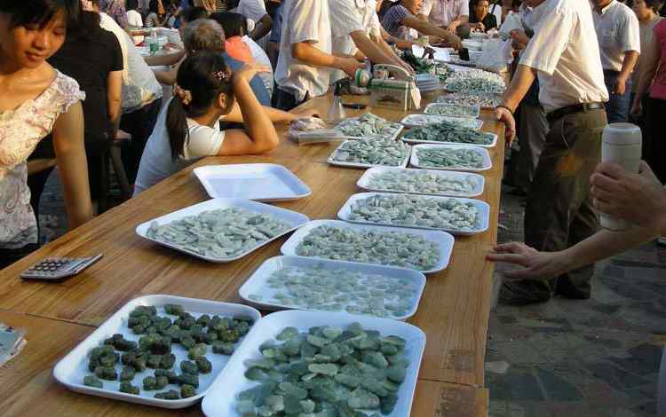四会翡翠批发 四会玉器批发市场发展历史，四会为何被称为玉城？文章配图