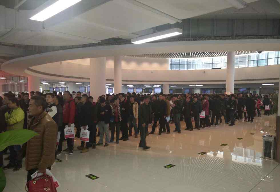 女辅警 合肥地铁1号线招聘辅警今天报名 15个女辅警岗吸引数百美女“争夺”